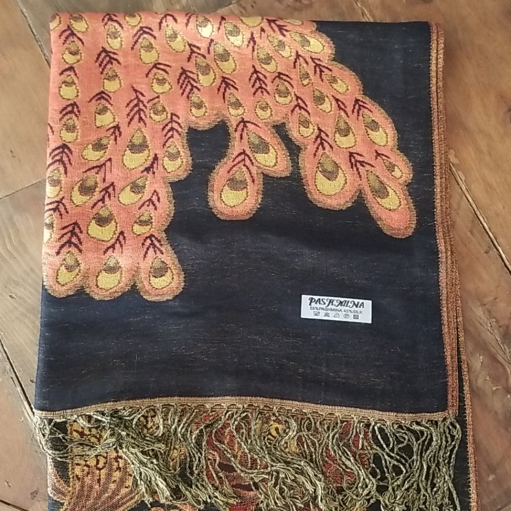 Scarf - Picture 3 of 4